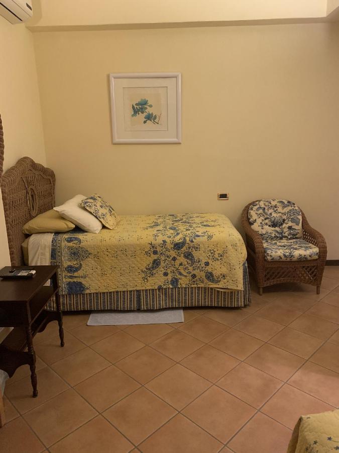 לאליו Villa Castiglioni Luxury Apartment מראה חיצוני תמונה