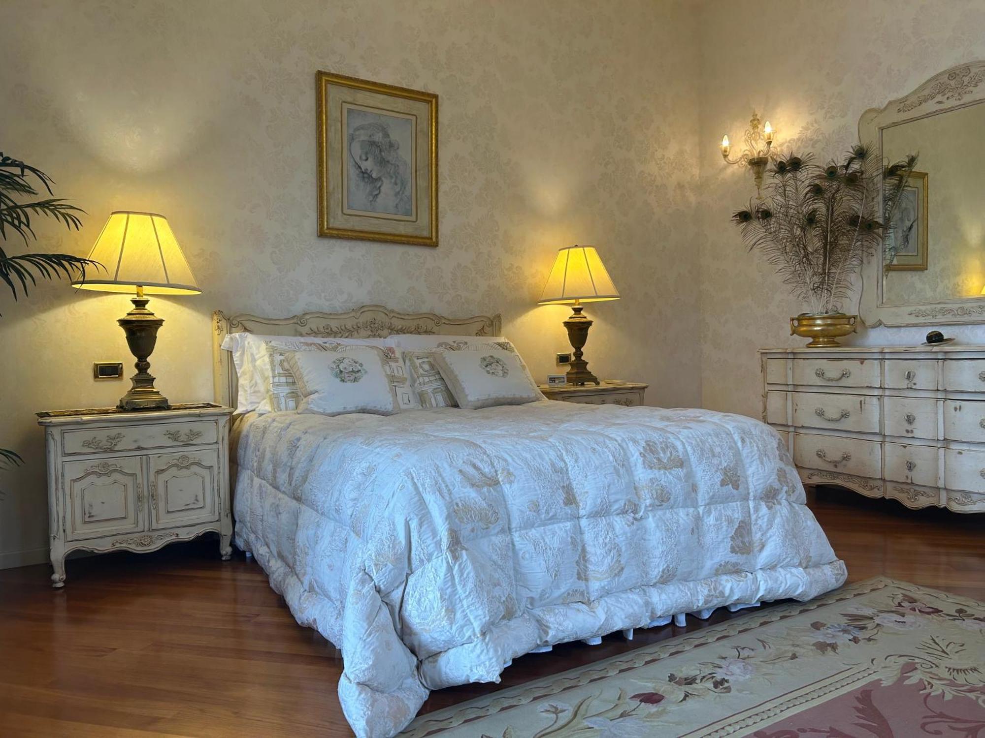 לאליו Villa Castiglioni Luxury Apartment מראה חיצוני תמונה