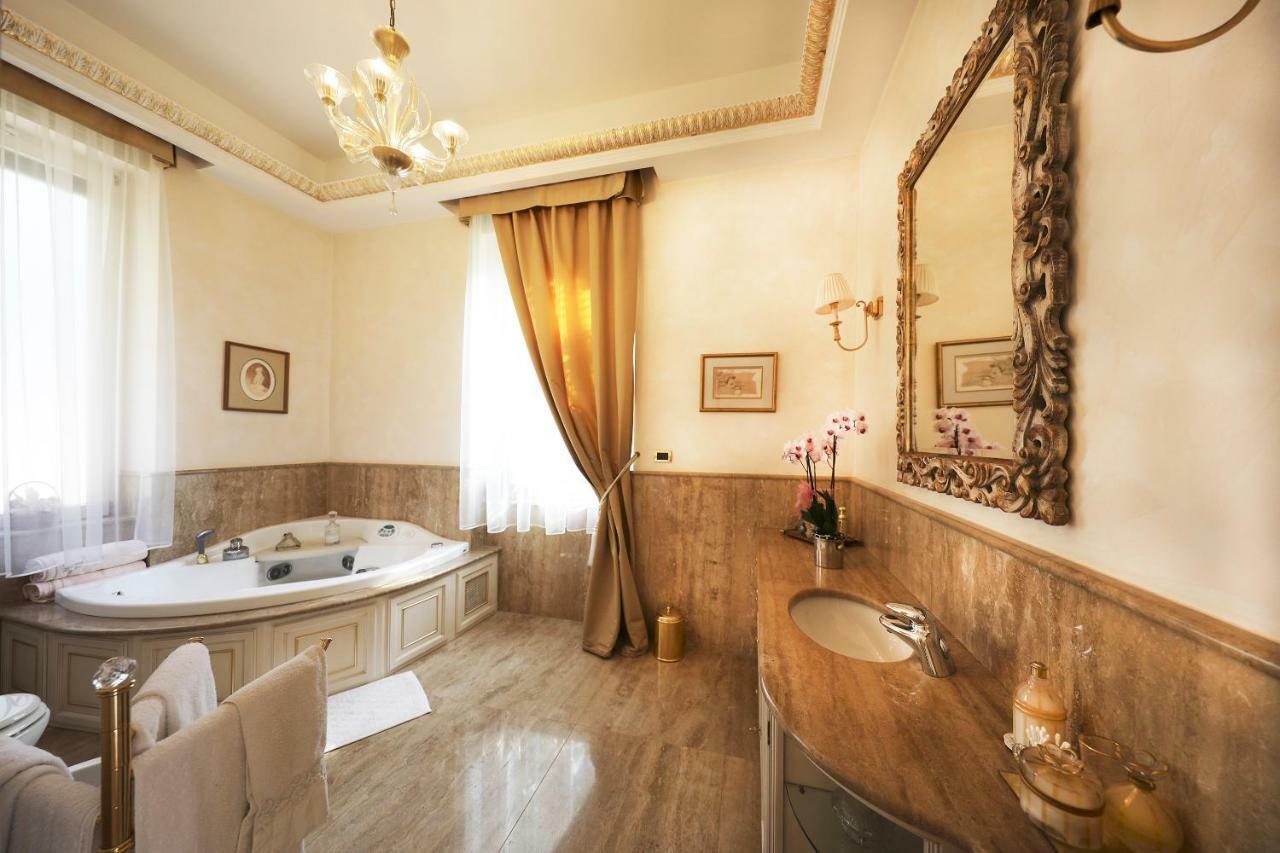 לאליו Villa Castiglioni Luxury Apartment מראה חיצוני תמונה