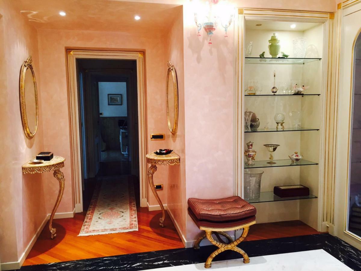 לאליו Villa Castiglioni Luxury Apartment מראה חיצוני תמונה